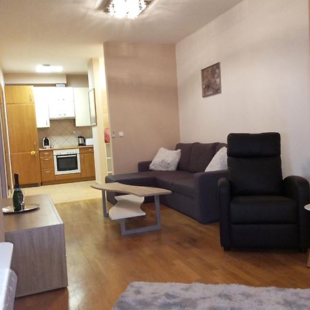 Zen Apartman Budakalasz Luaran gambar