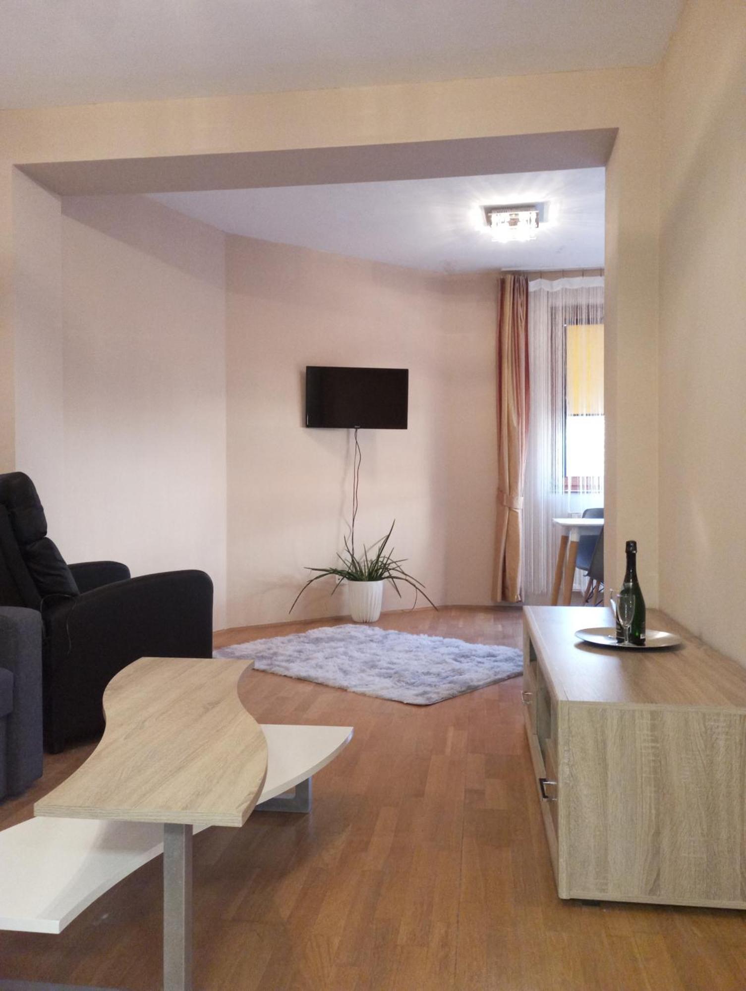 Zen Apartman Budakalasz Luaran gambar