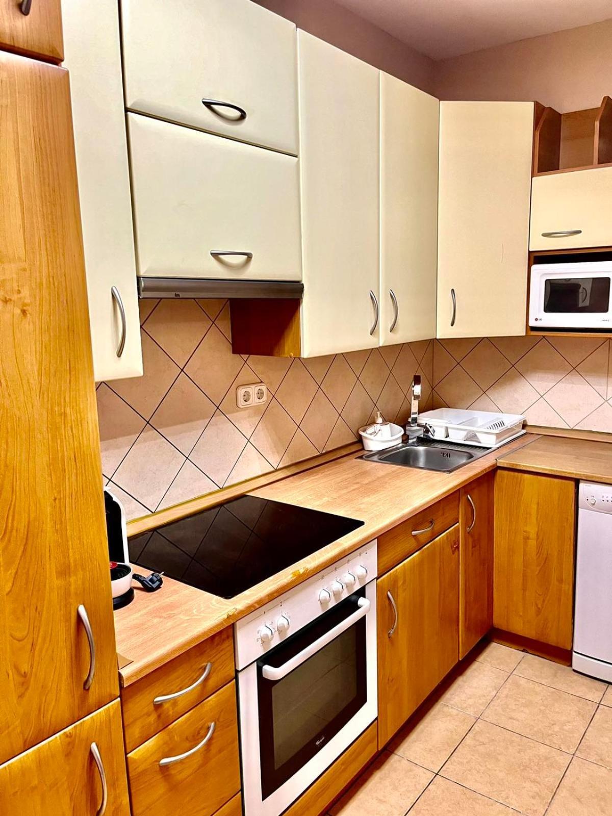 Zen Apartman Budakalasz Luaran gambar